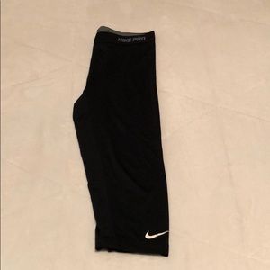 Nike Pro Capri- Black Used Size L